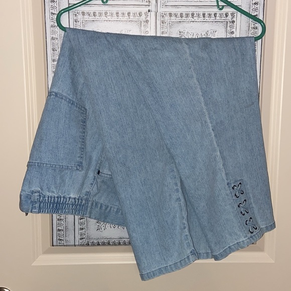 Pre-💙 RubyRoad Sz-10 Lightweight Denim-Awesome Capris w/Decorative Braided Legs - Picture 1 of 16